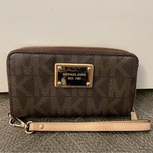 Michael Kors Wrist Wallet